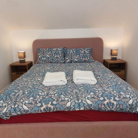 Bright - Central - Sleeps 10 Edinburgh Ngoại thất bức ảnh