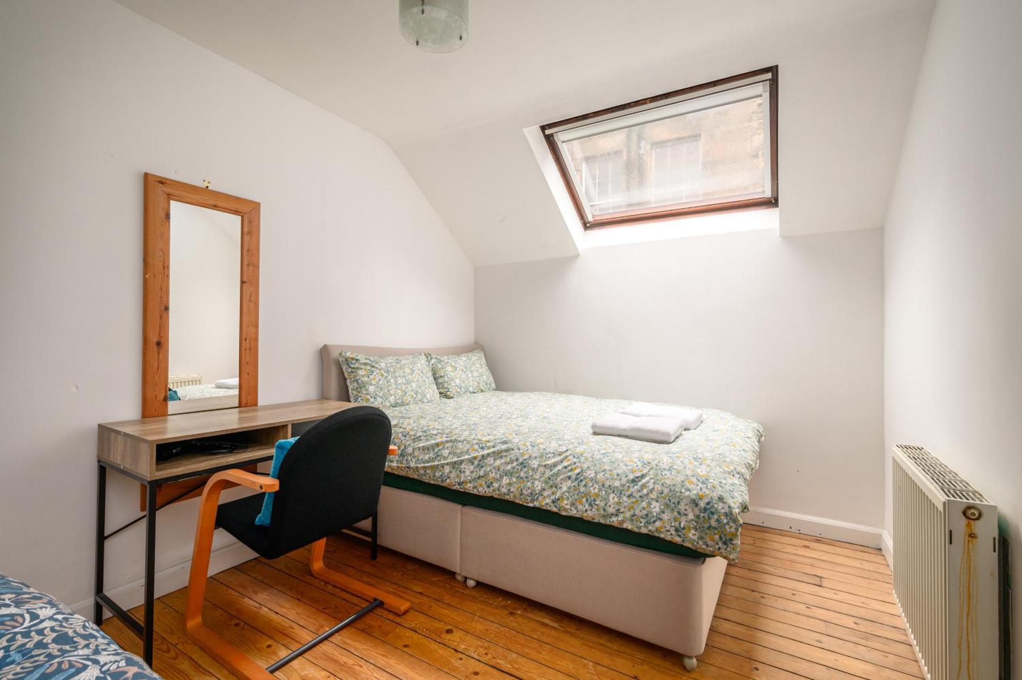 Bright - Central - Sleeps 10 Edinburgh Ngoại thất bức ảnh