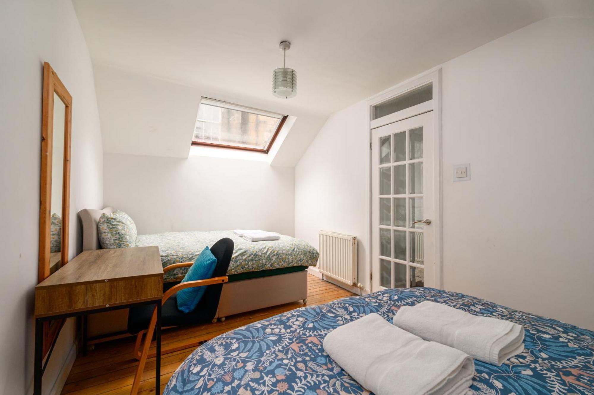 Bright - Central - Sleeps 10 Edinburgh Ngoại thất bức ảnh