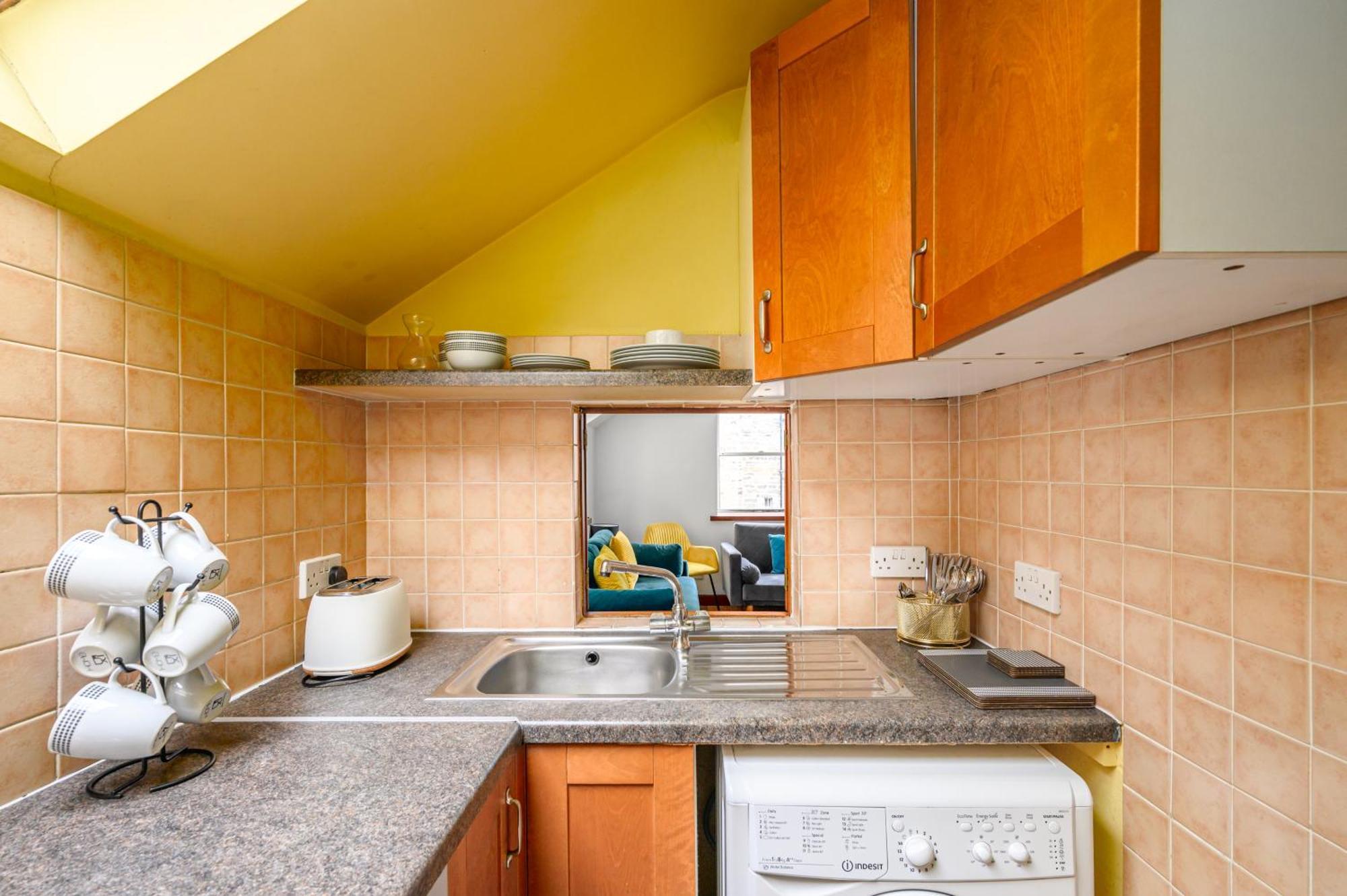 Bright - Central - Sleeps 10 Edinburgh Ngoại thất bức ảnh