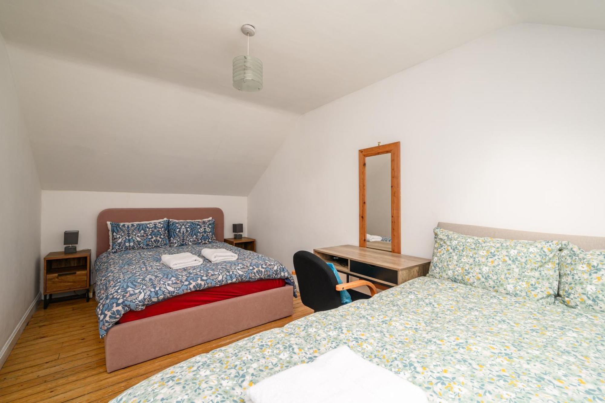 Bright - Central - Sleeps 10 Edinburgh Ngoại thất bức ảnh